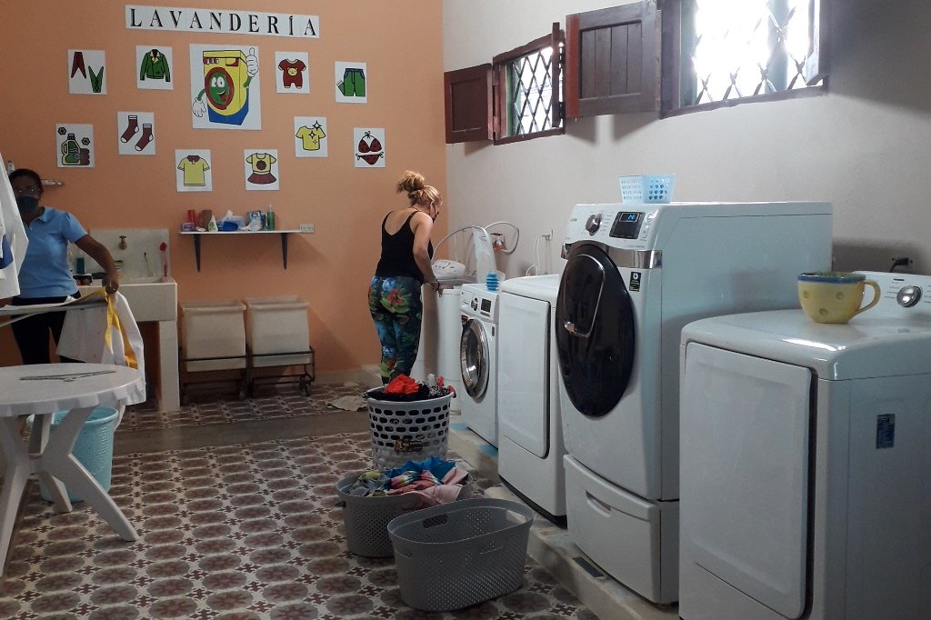 Lavar la ropa en casa o en la lavandería?, Roomi